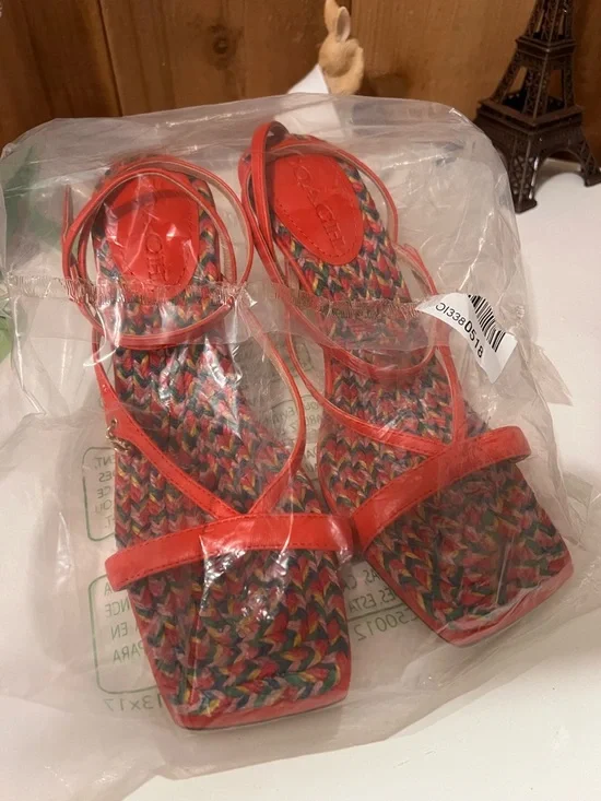 Coach Red Strappy Heels with Multicolor Woven Inlay Size 8 - Picture 3 of 6